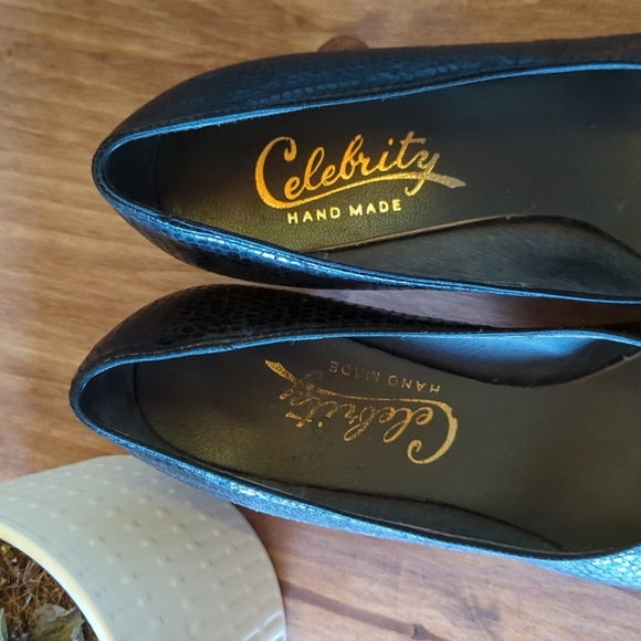 Celebrity Handmade VINTAGE Black Snakeskin Heels Made in Canada - Picture 3 of 6
